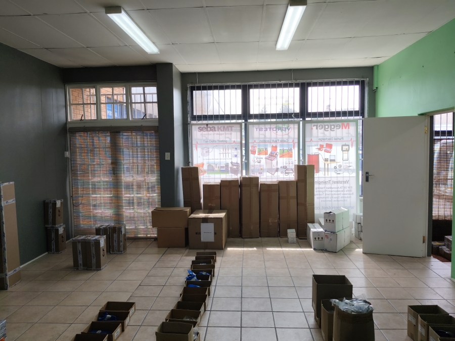 Commercial Property for Sale in Vredekloof Western Cape